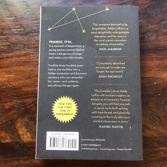 Invisible Life of Addie LaRue by V. E. Schwab Used Paperback Good Condition - Picture 3 of 9